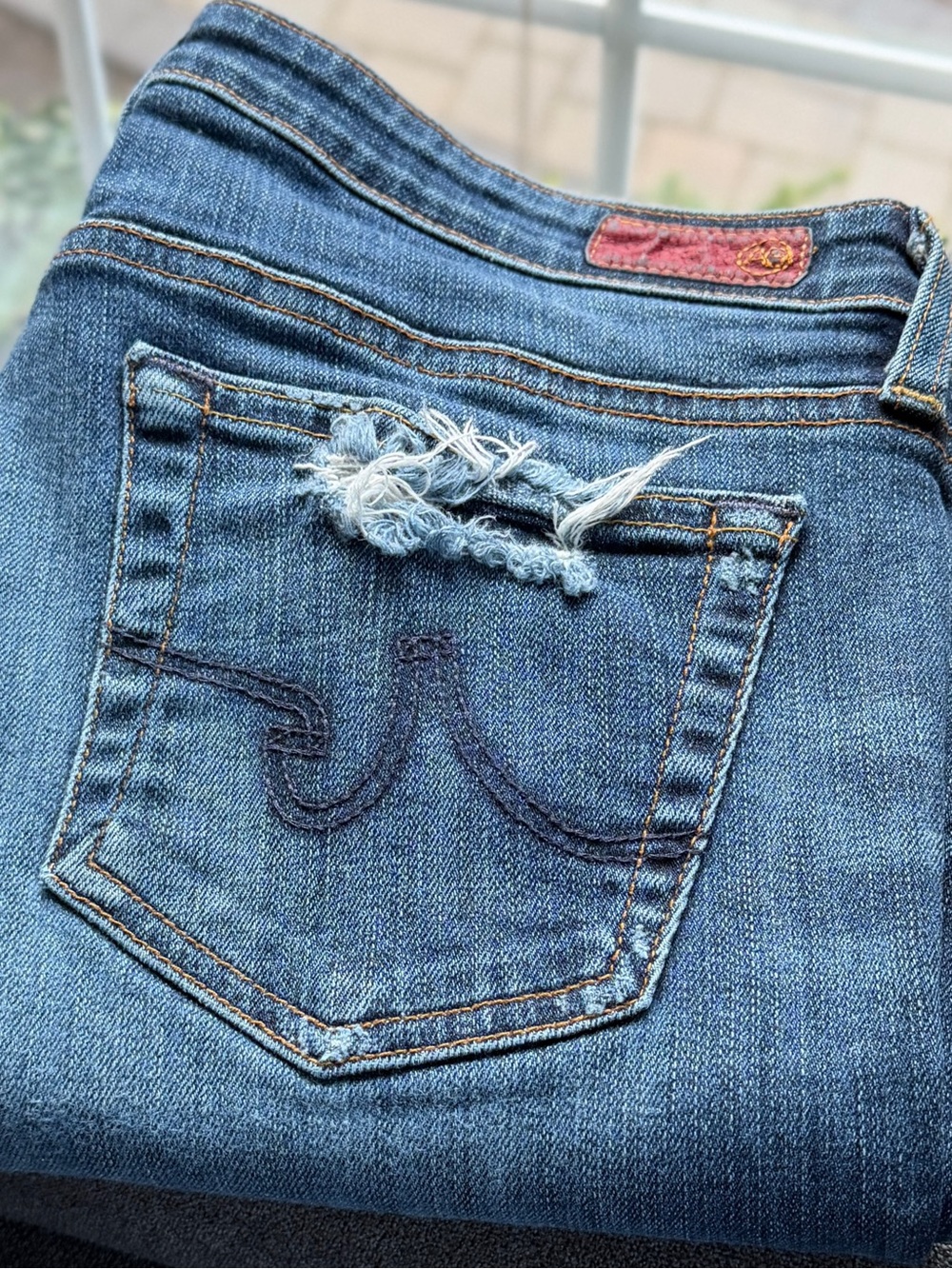 AG Adriano Goldschmied The Stilt Cigarette Skinny Jeans Distressed Mid Rise 30R
